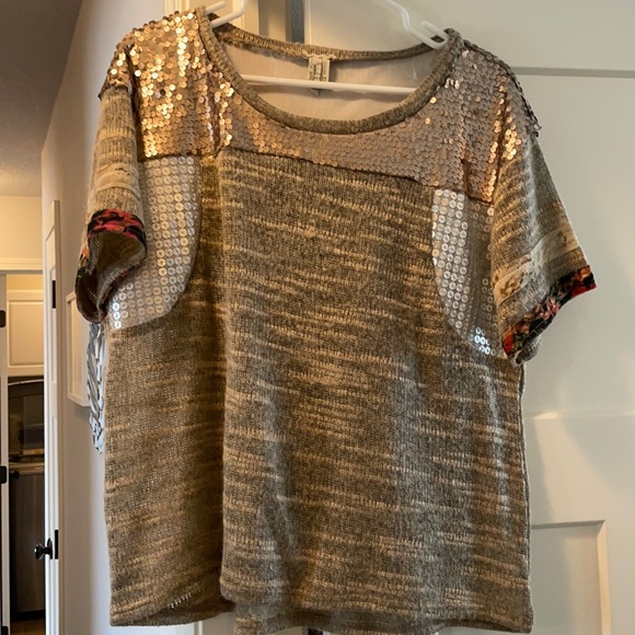 gimmicks by BKE Tops - Fun shirt